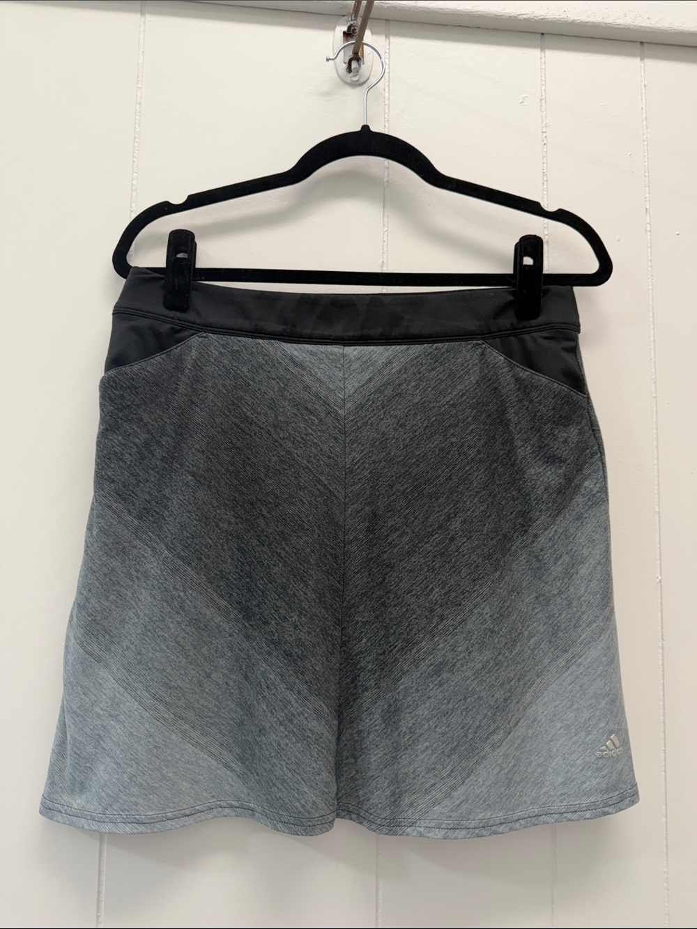 adidas | Golf Skort with Subtle Black & Grey Ombre | S